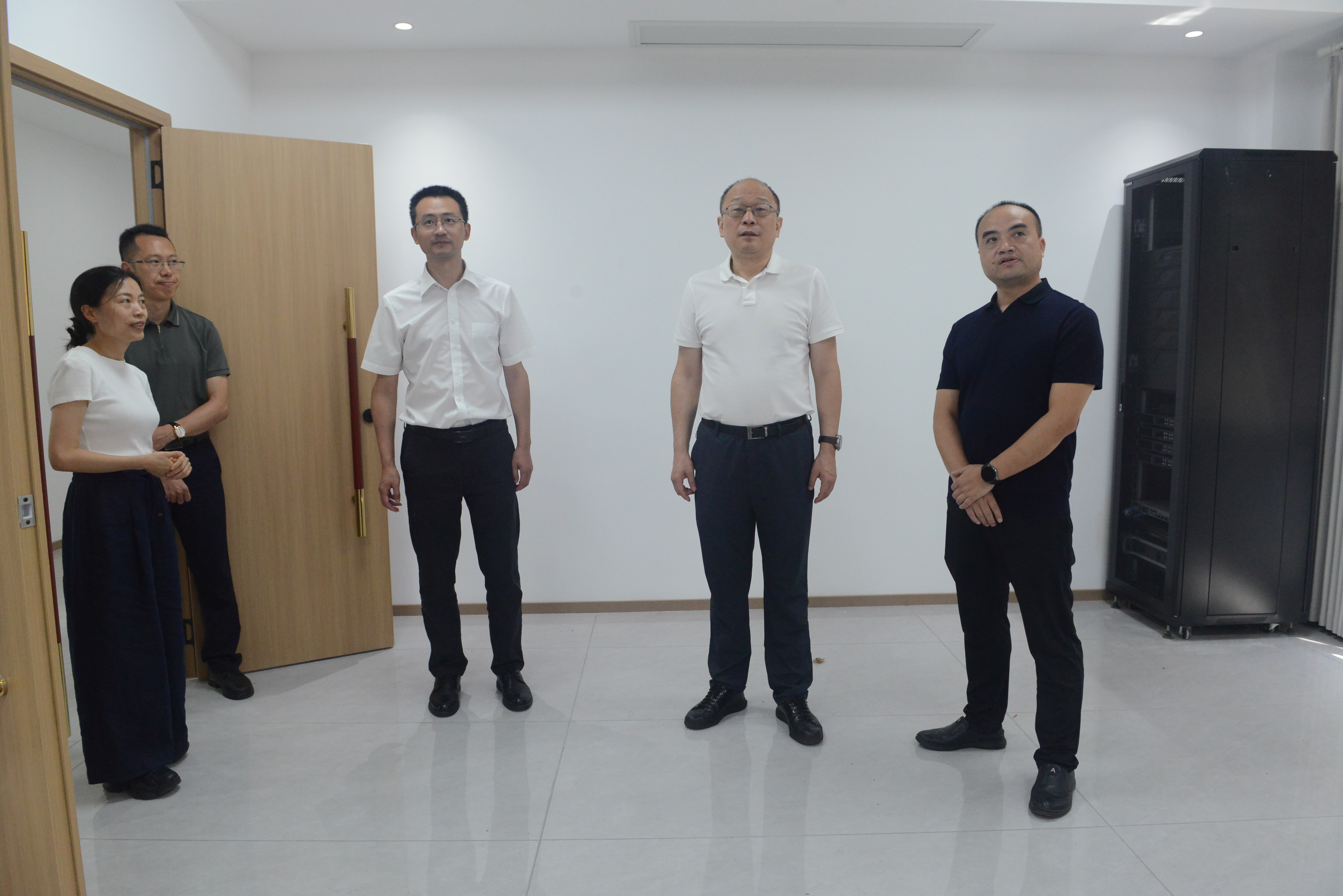 市检察院第二分院党组书记、检察长周军一行到我院调研指导工作