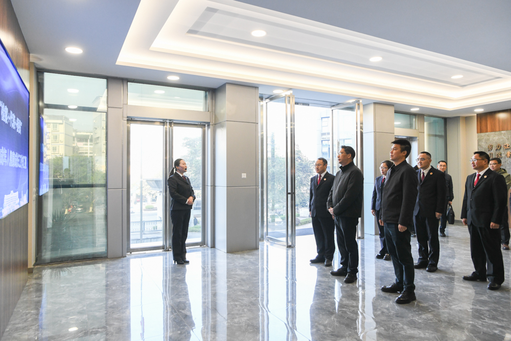 垫江县委书记陈德川调研垫江县检察院并召开座谈会