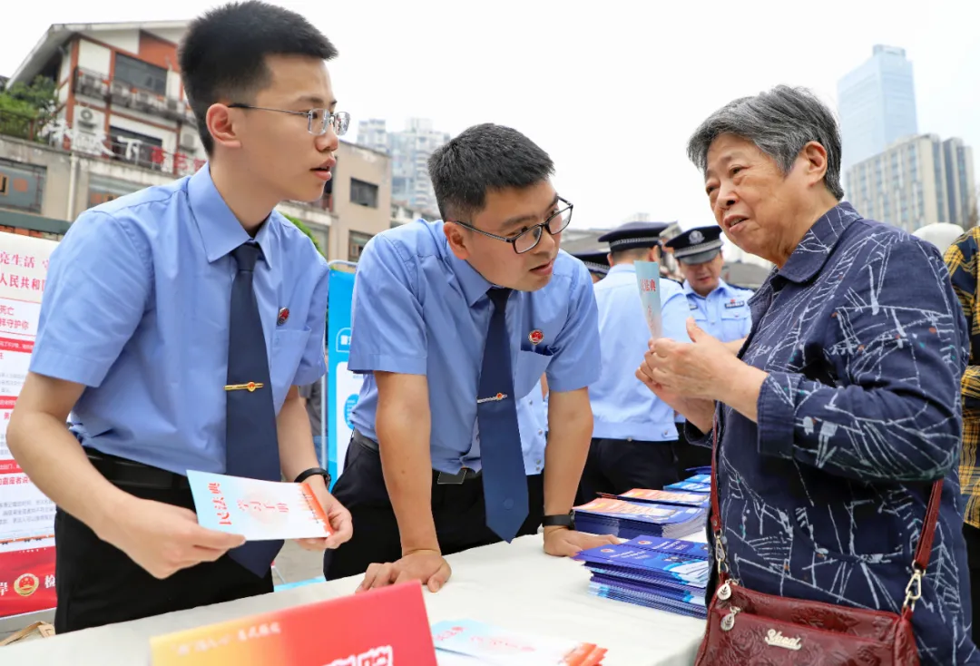 巴渝检影丨南岸：“典”滴入心（组图）