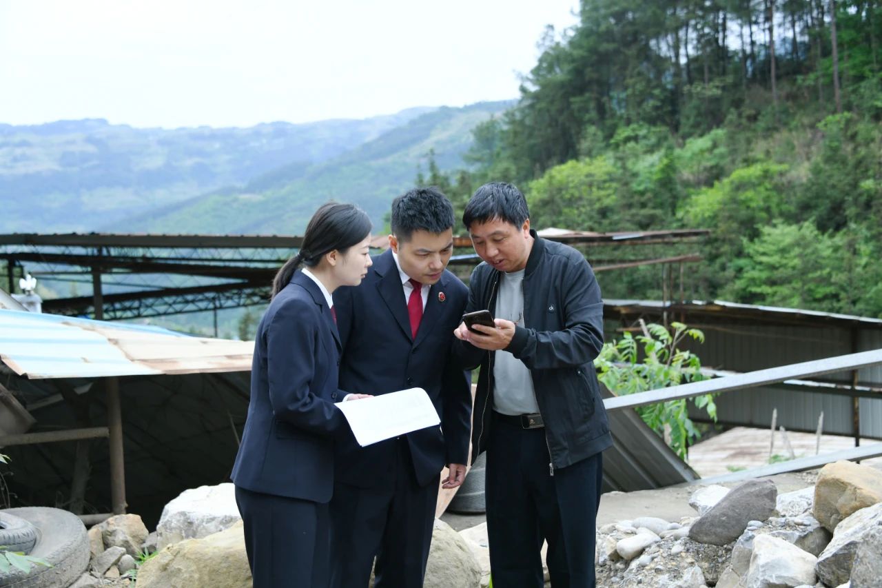 土地流转金一直拖欠，谁来买单？