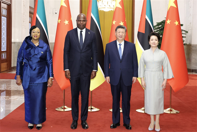 习近平同莫桑比克总统查波会谈